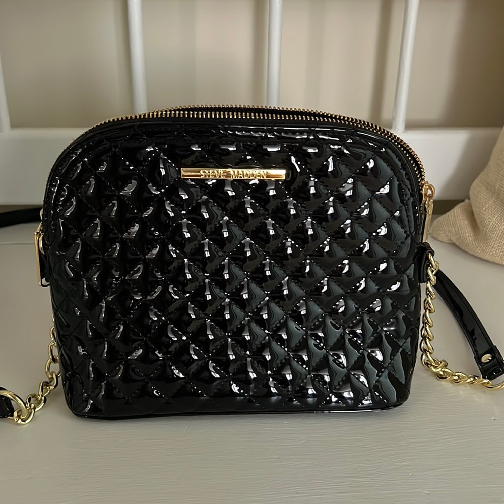 Crossbody bay